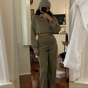 NASTY GAL LOUNGE SET CROP + PANTS